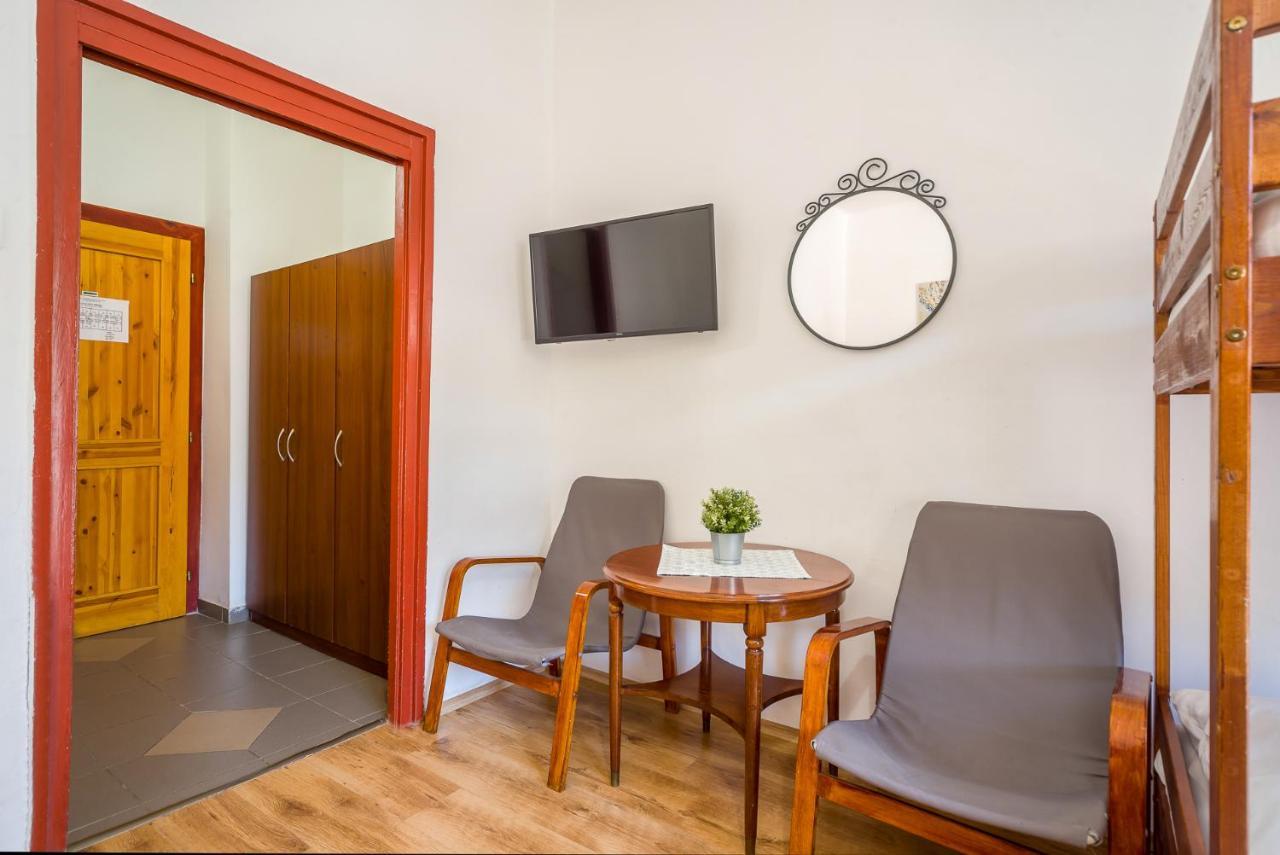 Lipicai Hotel Es Etterem Сильвашварад Экстерьер фото
