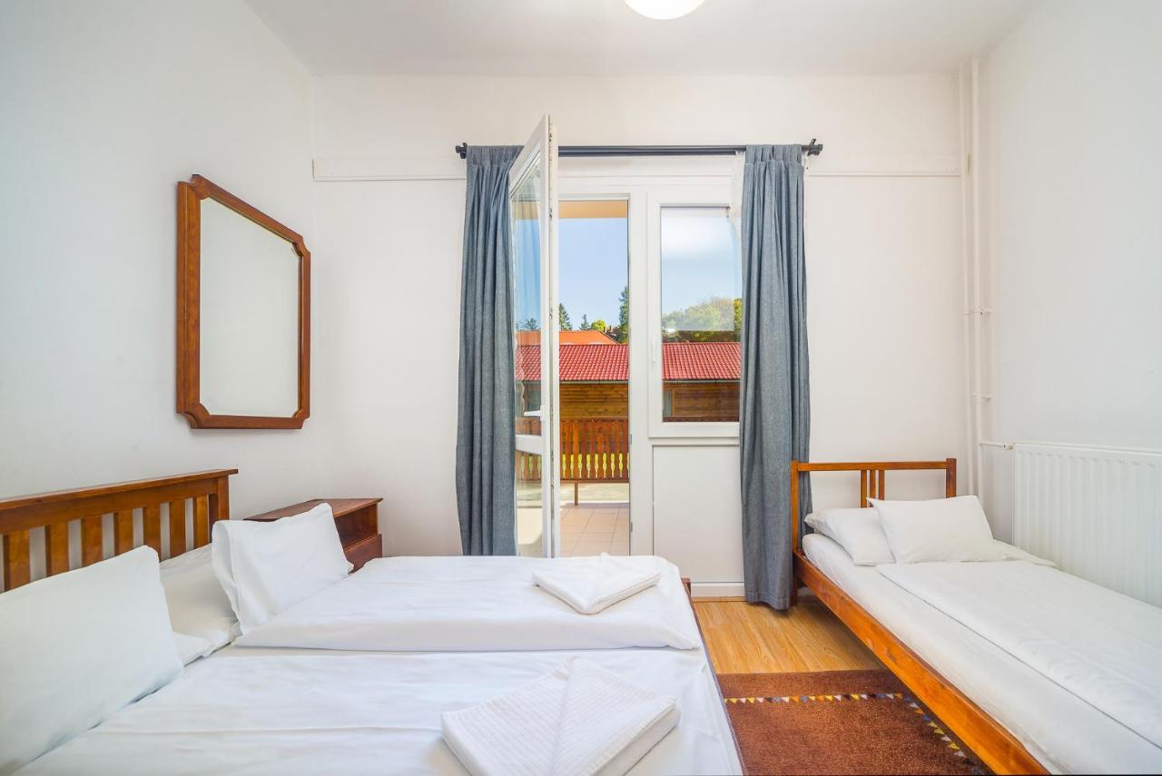 Lipicai Hotel Es Etterem Сильвашварад Экстерьер фото