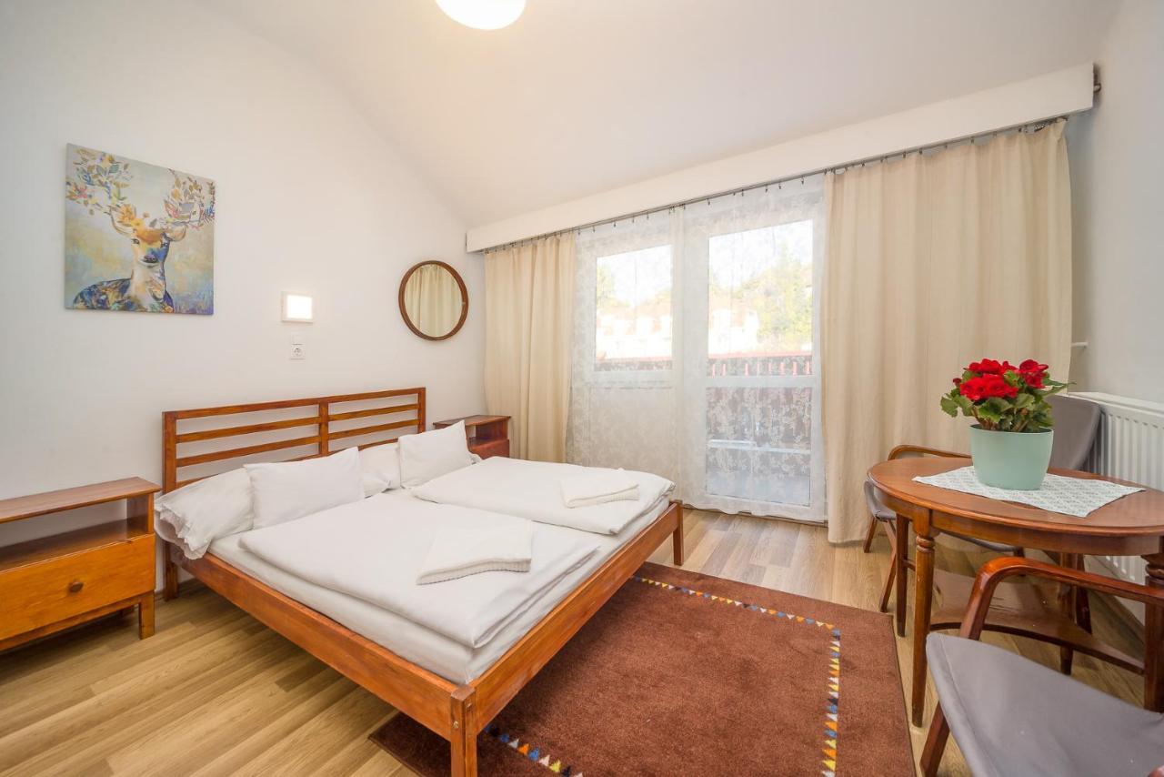 Lipicai Hotel Es Etterem Сильвашварад Экстерьер фото